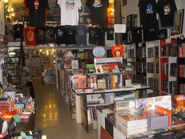 Ciné Shopping, vente de produits manga, posters ou figurines mangas, X men,