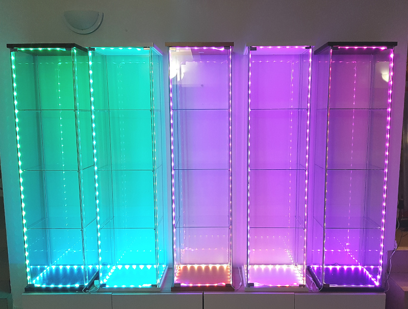 Présentoir Vitrine Display Case avec LED joints anti-poussière et deux  étagères 1/6